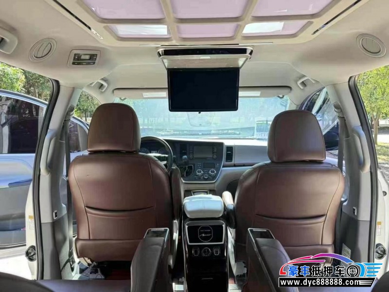 20年丰田塞纳轿车抵押车出售