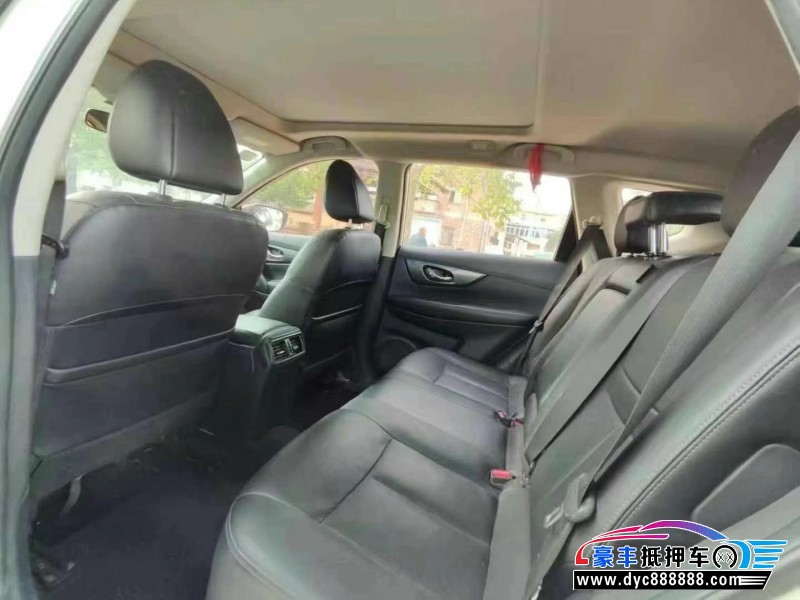 15年日产奇骏轿车抵押车出售