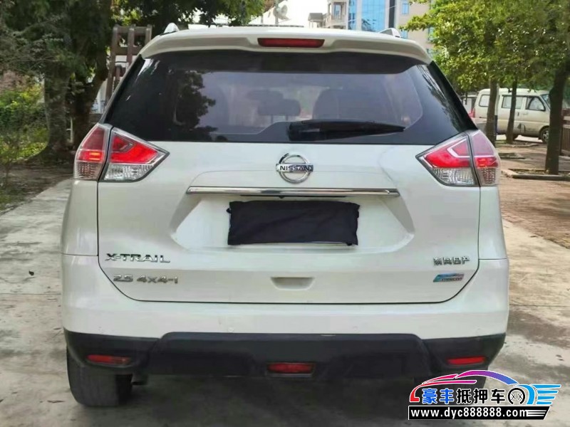 15年日产奇骏轿车抵押车出售