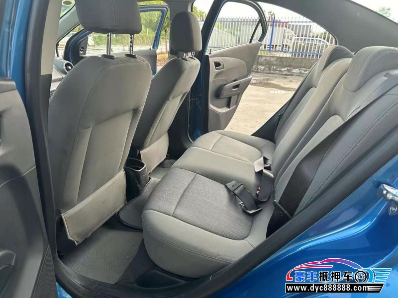 13年雪佛兰爱唯欧轿车抵押车出售