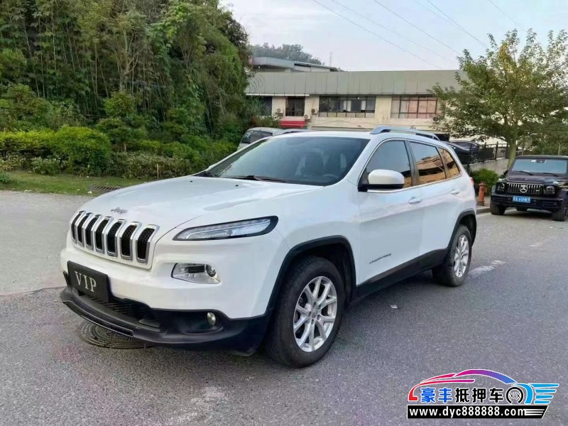 14年Jeep自由光轿车抵押车出售