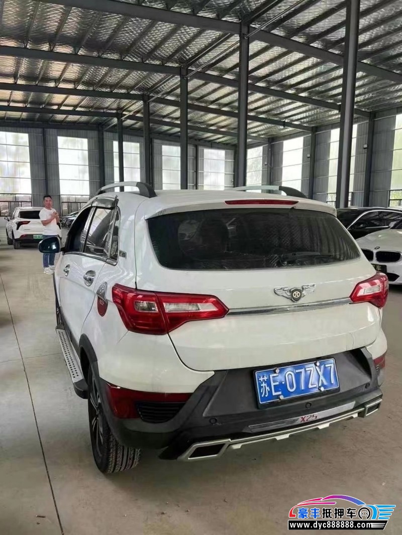 16年北汽绅宝X25轿车抵押车出售