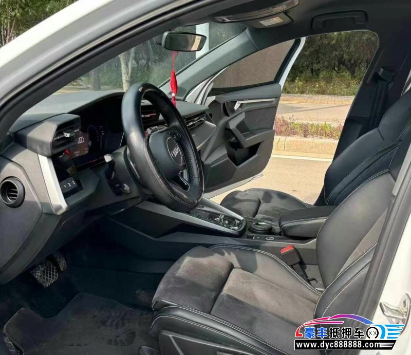 22年奥迪A3轿车抵押车出售