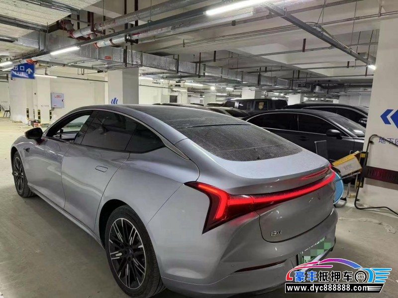 23年哪吒S轿车抵押车出售