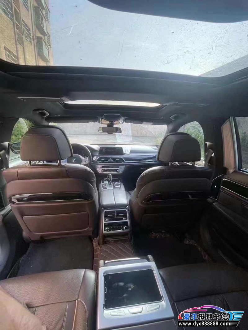 21年宝马7系轿车抵押车出售