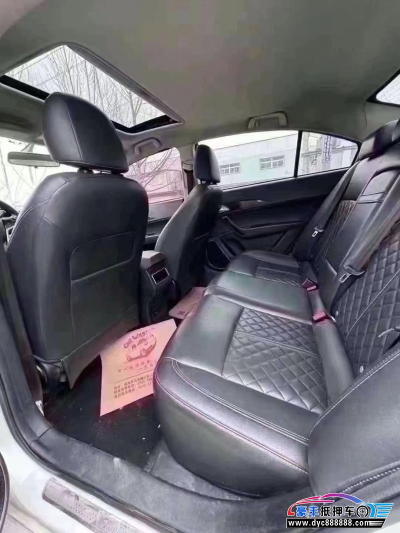 18年众泰Z560轿车抵押车出售