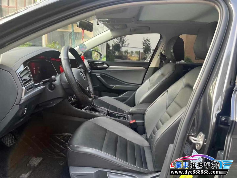 22年大众速腾轿车抵押车出售