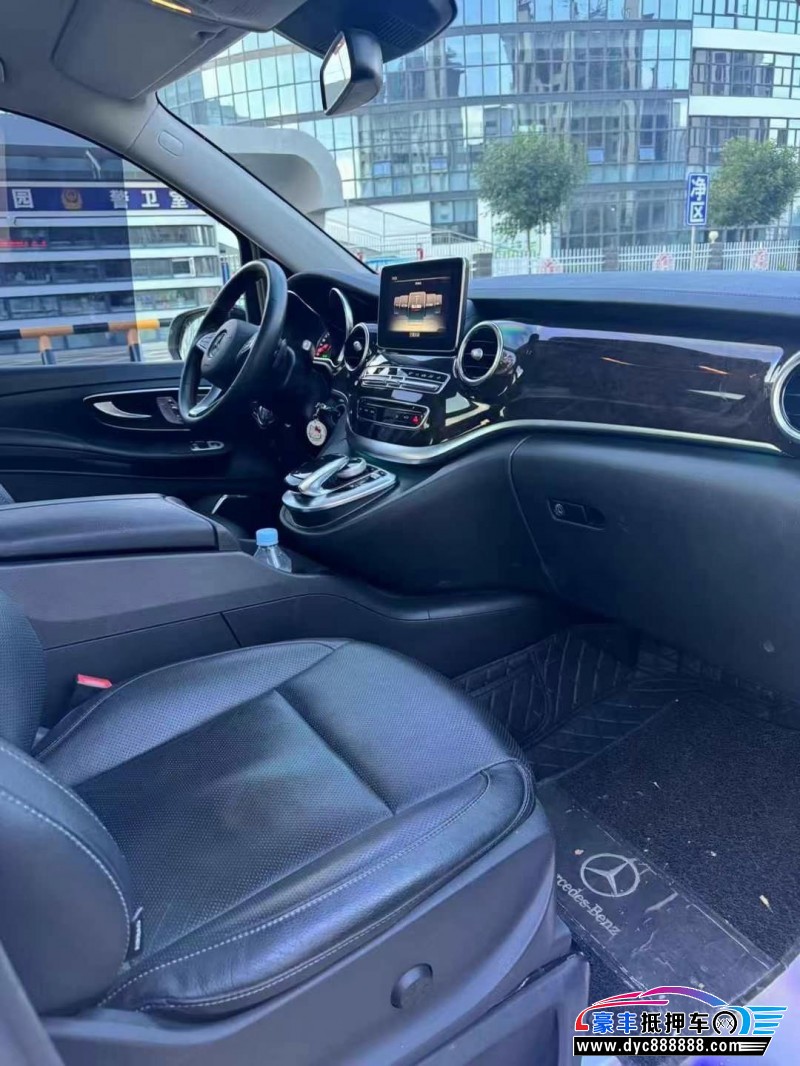 18年奔驰V轿车抵押车出售