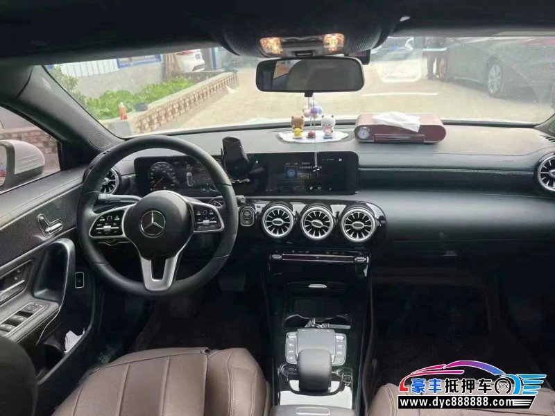 21年奔驰A轿车抵押车出售