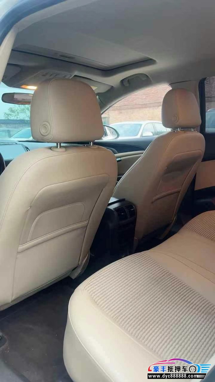 14年别克君威轿车抵押车出售