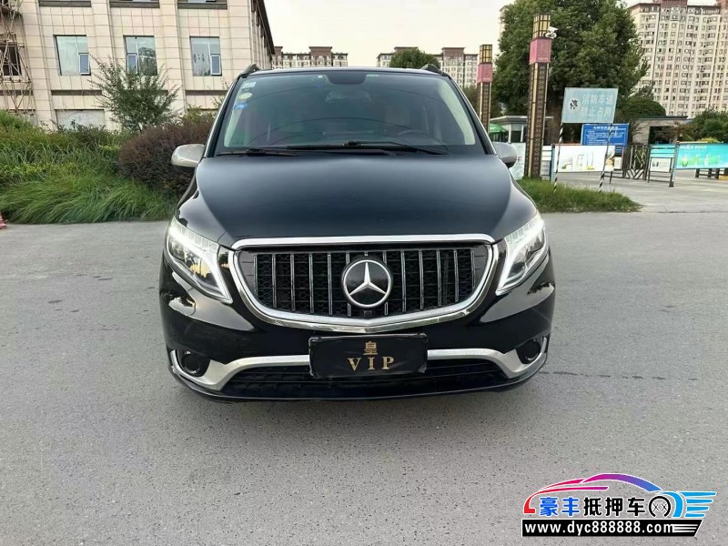 17年奔驰威霆轿车抵押车出售