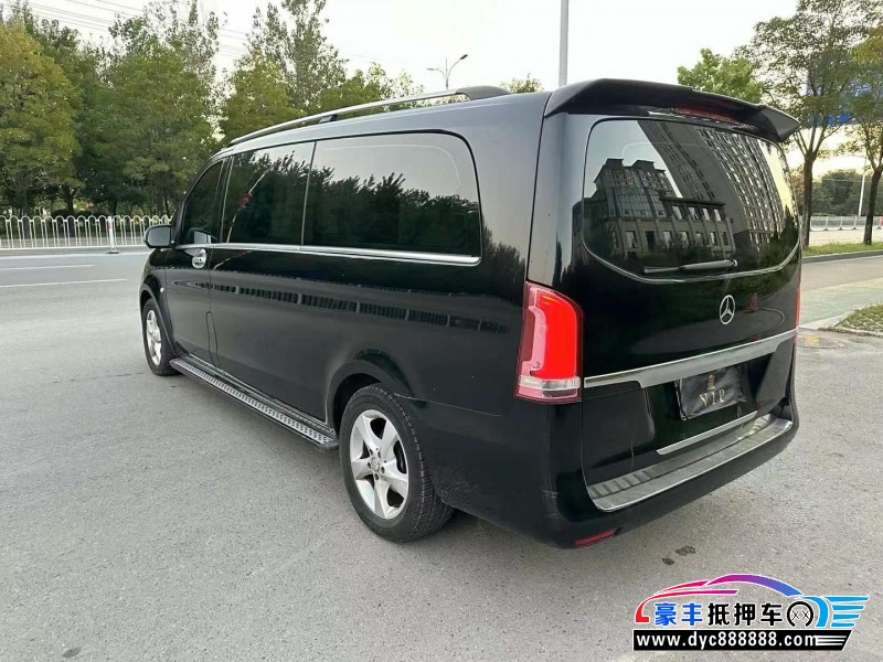 17年奔驰威霆轿车抵押车出售