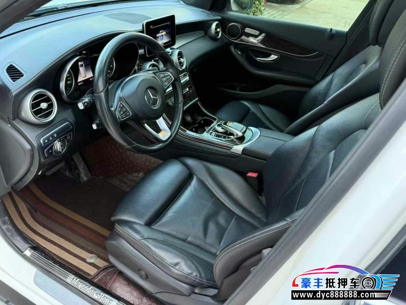 18年奔驰GLC轿车抵押车出售