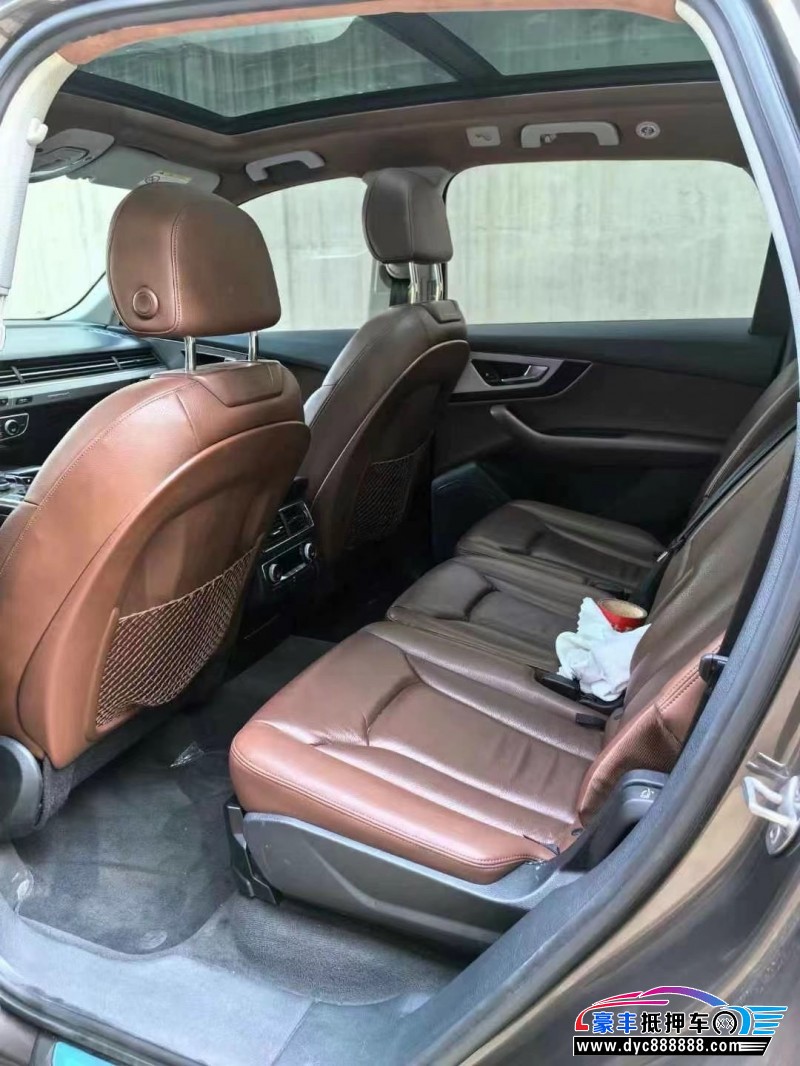 16年奥迪Q7轿车抵押车出售