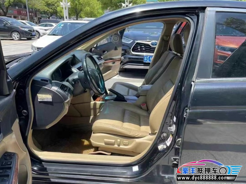 12年本田雅阁轿车抵押车出售