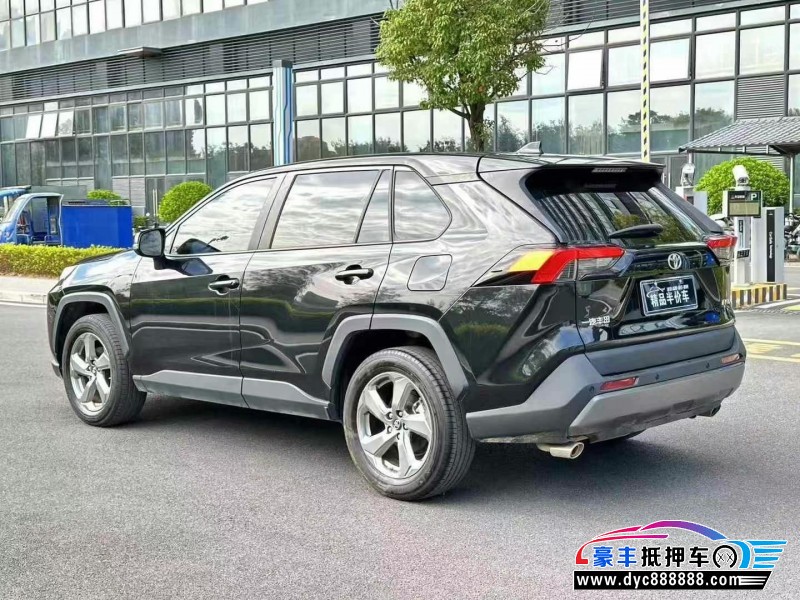 22年丰田RAV4轿车抵押车出售