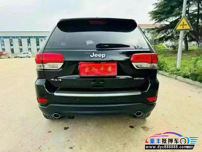 18年Jeep大切诺基轿车抵押车出售