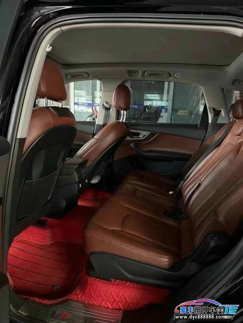 16年奥迪Q7轿车抵押车出售