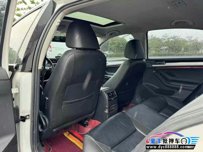 19年大众速腾轿车抵押车出售