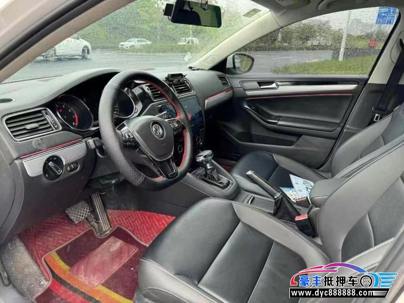 19年大众速腾轿车抵押车出售