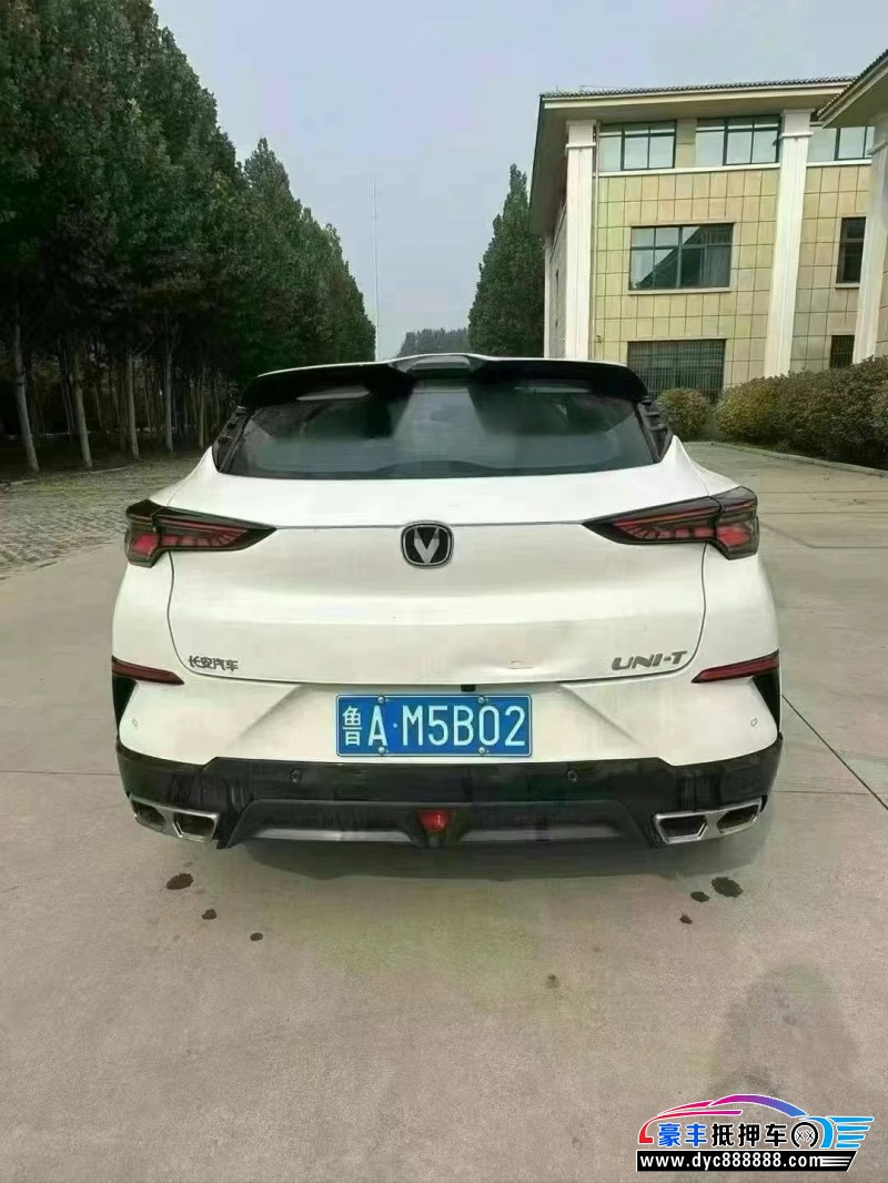 24年长安长安UNI轿车抵押车出售