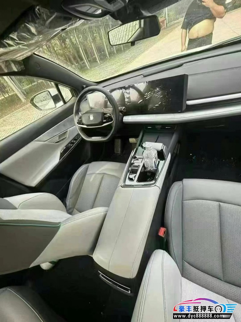 24年长安长安UNI轿车抵押车出售