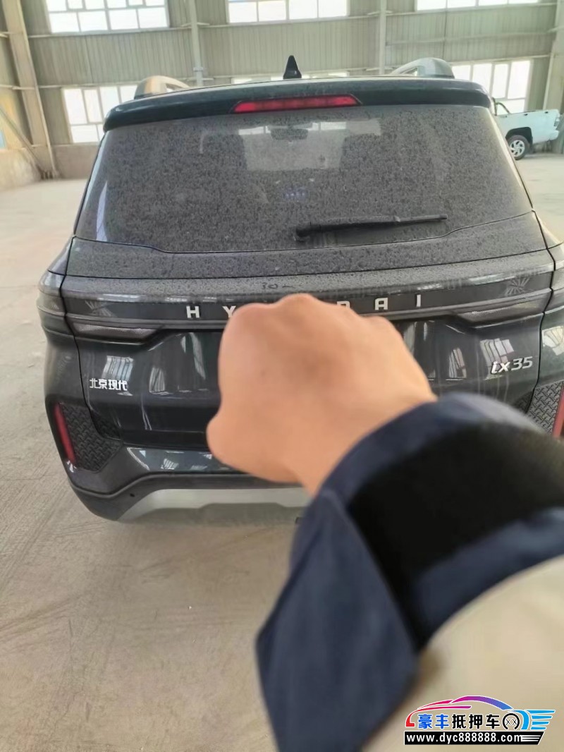 23年现代ix35轿车抵押车出售