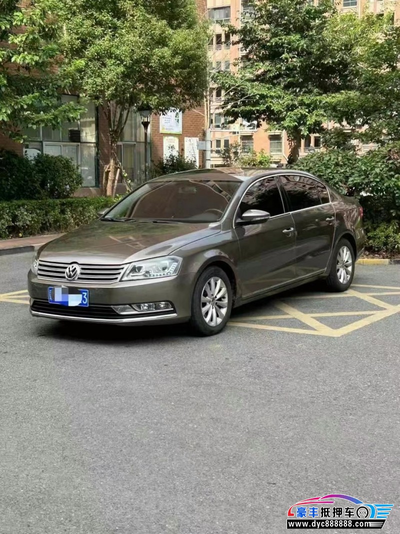 16年大众迈腾轿车抵押车出售