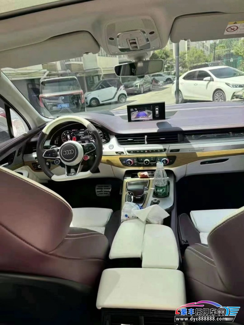 17年奥迪Q7轿车抵押车出售