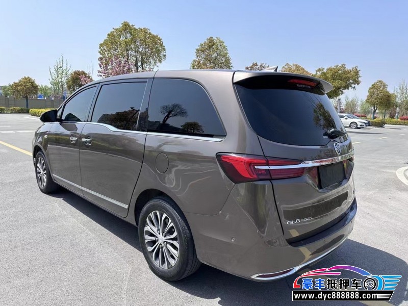 22年别克GL8轿车抵押车出售