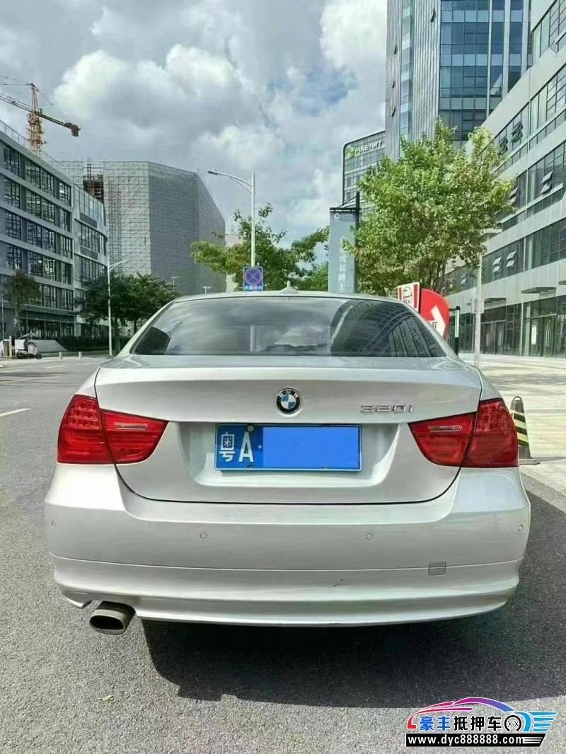 12年宝马3系轿车抵押车出售