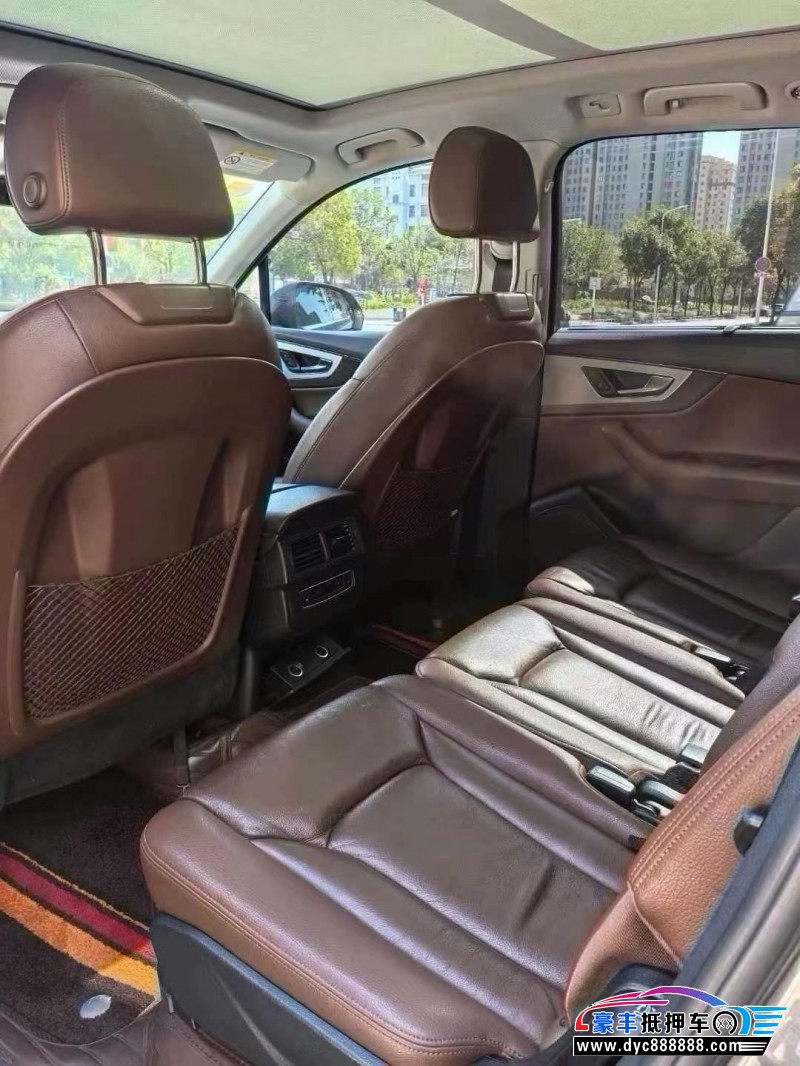 16年奥迪Q7轿车抵押车出售