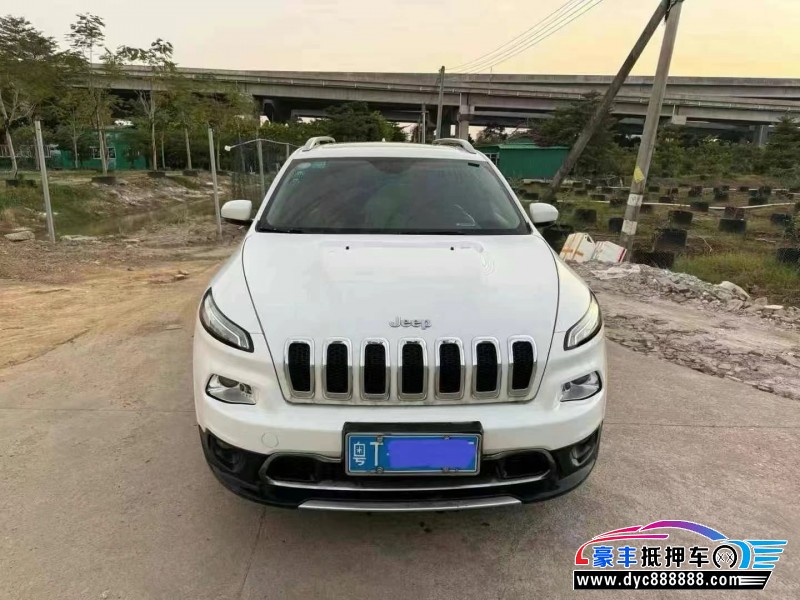 17年Jeep自由光轿车抵押车出售