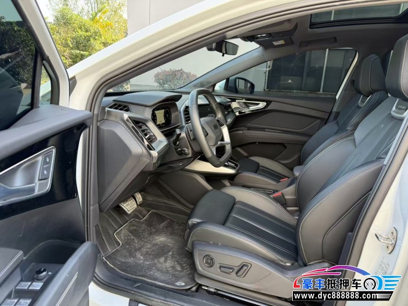 24年奥迪Q4轿车抵押车出售