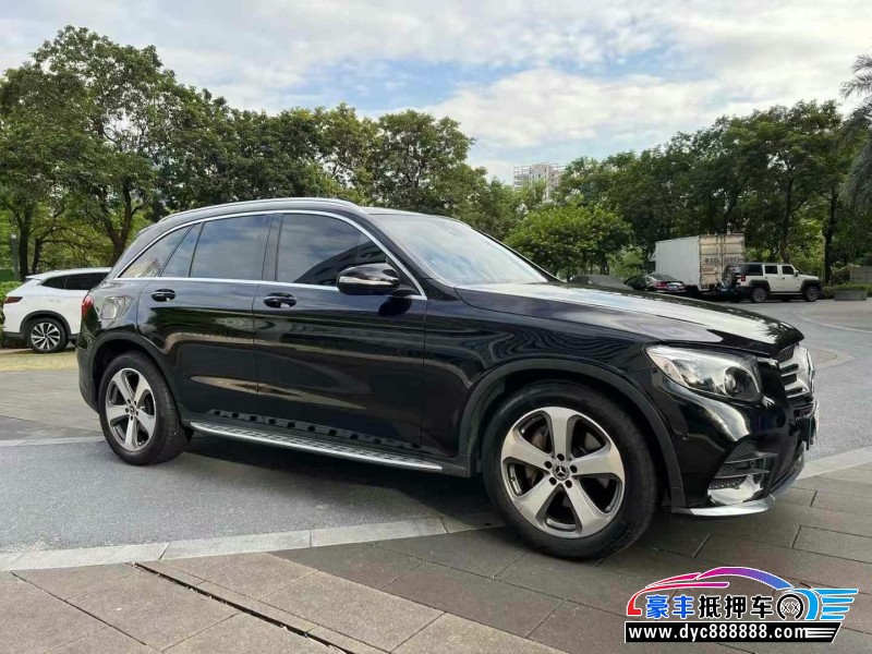 17年奔驰GLC轿车抵押车出售