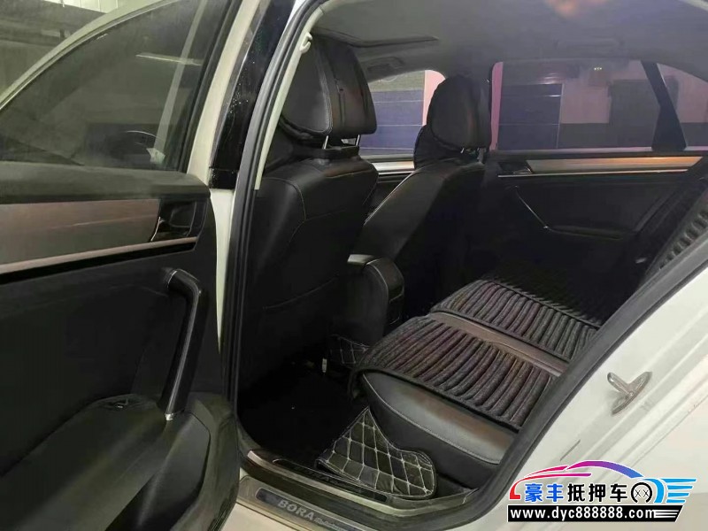 18年大众宝来轿车抵押车出售