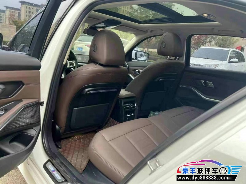 20年宝马3系轿车抵押车出售