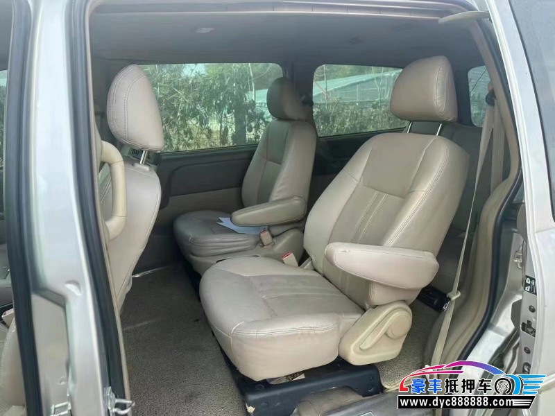 15年别克GL8轿车抵押车出售