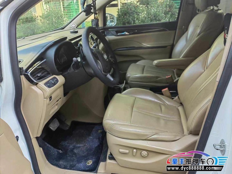 17年别克GL8轿车抵押车出售