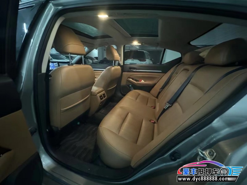 23年日产天籁轿车抵押车出售