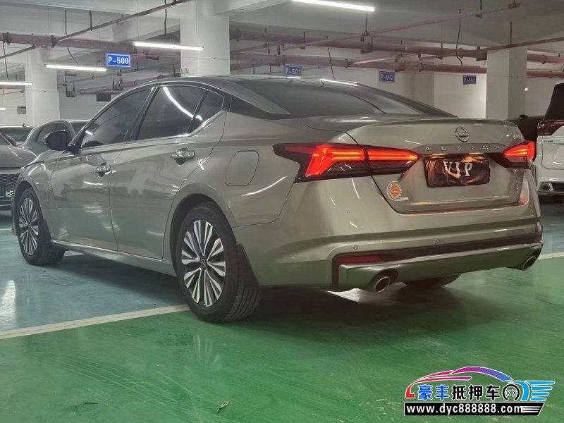 23年日产天籁轿车抵押车出售