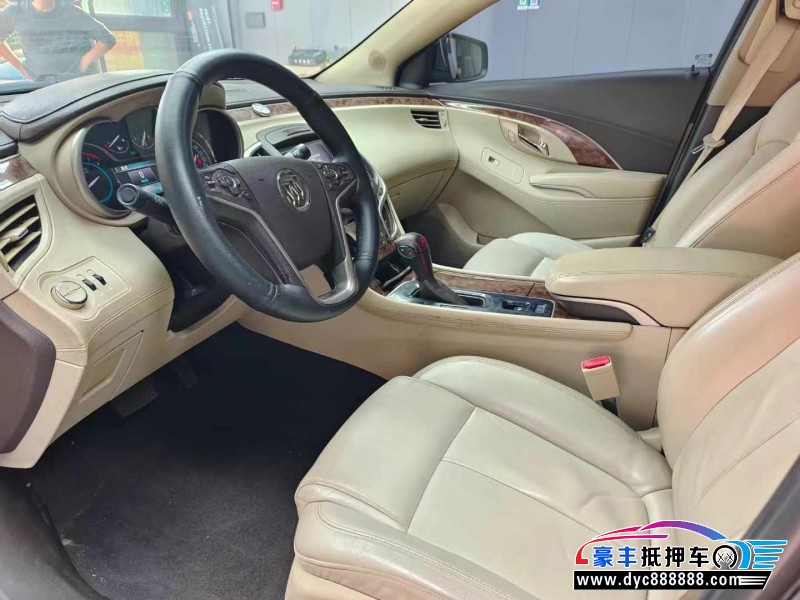 15年别克君越轿车抵押车出售