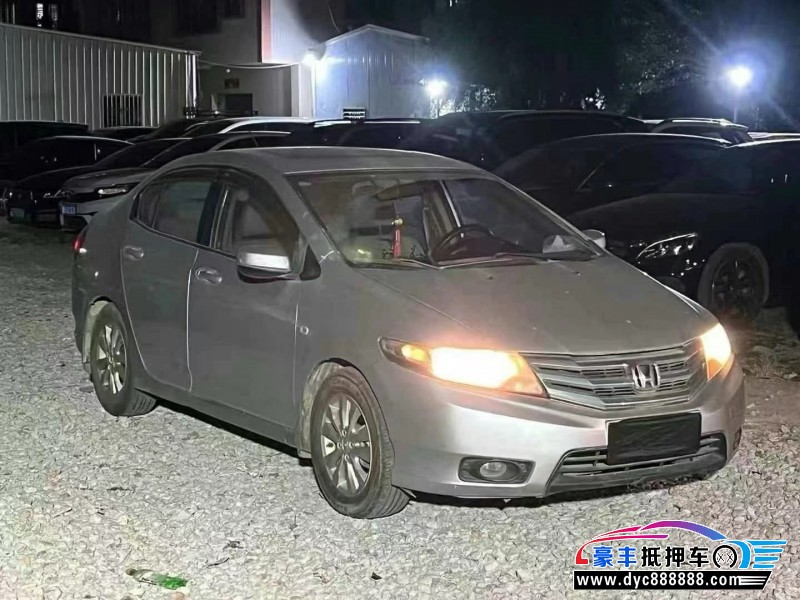 14年本田锋范轿车抵押车出售