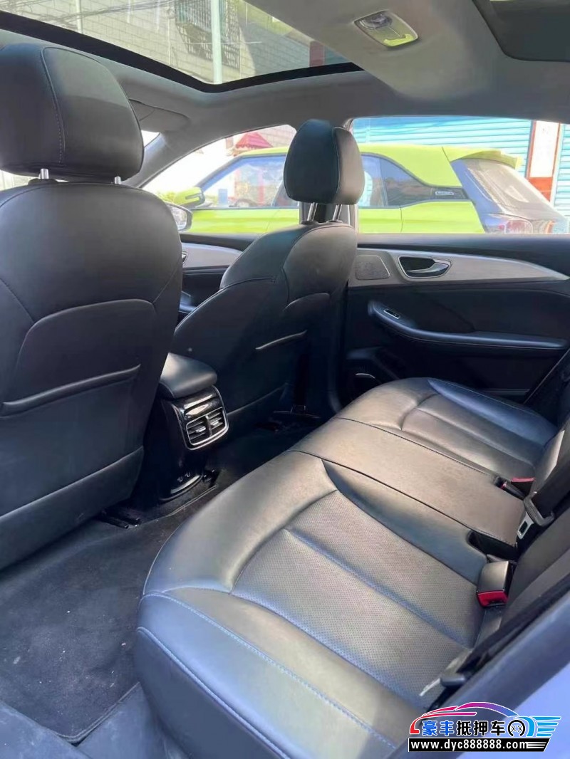 22年非凡ER6轿车抵押车出售