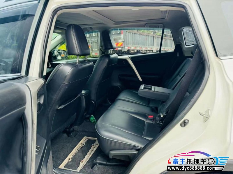 16年丰田RAV4轿车抵押车出售