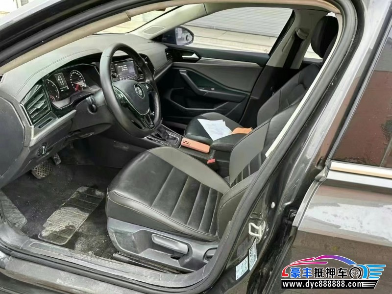 19年大众速腾轿车抵押车出售