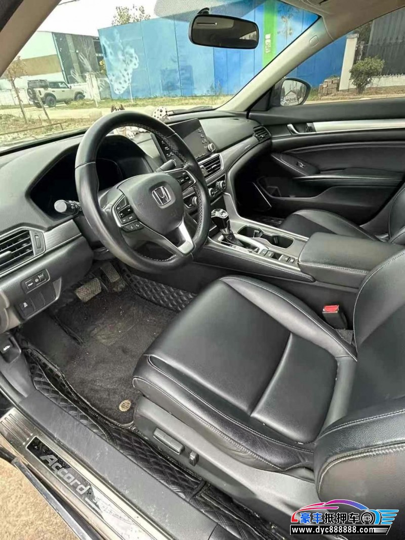 18年本田雅阁轿车抵押车出售