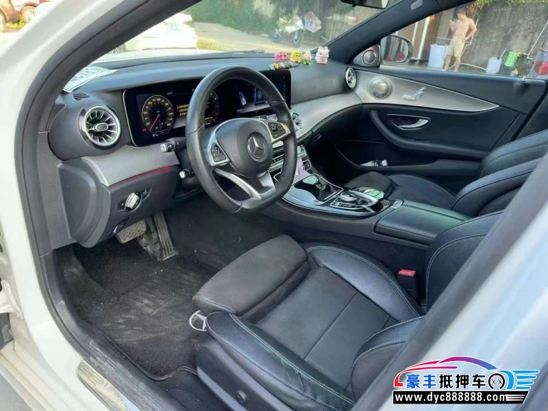 17年奔驰E轿车抵押车出售