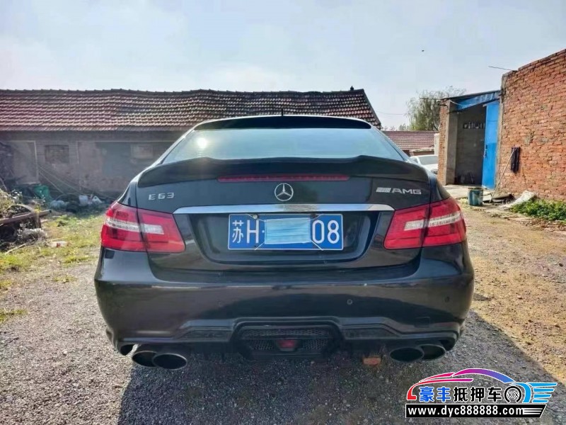 13年奔驰E轿车抵押车出售