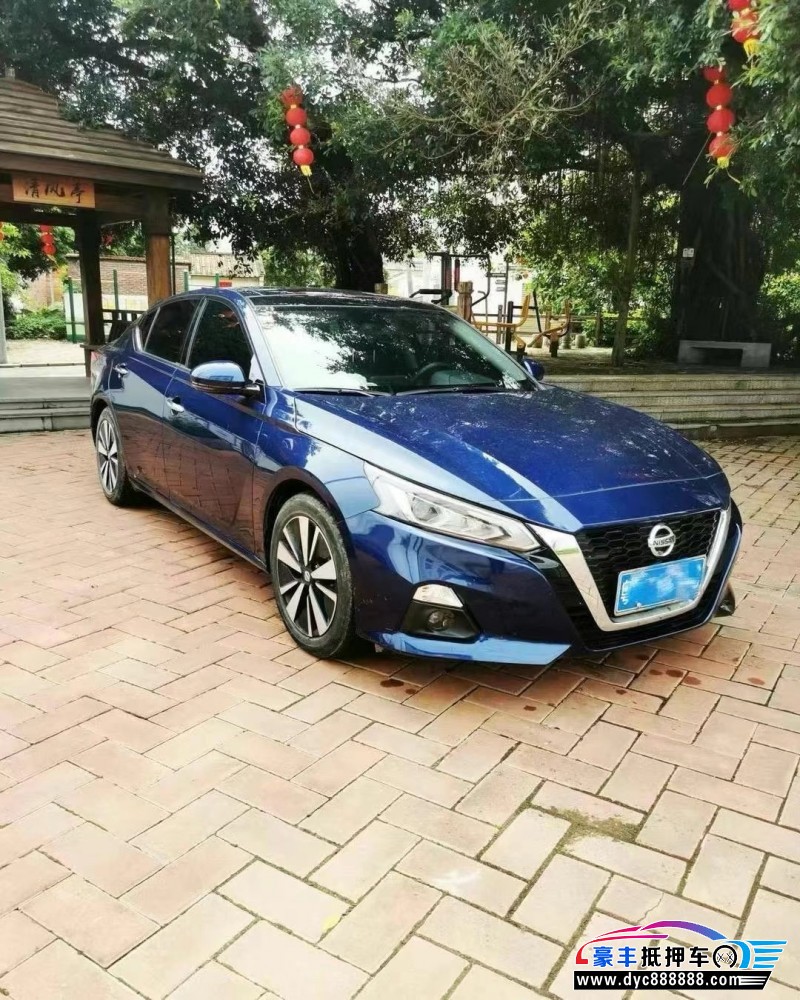 22年日产天籁轿车抵押车出售